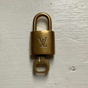 Louis Vuitton Brass '301' Padlock in Goldtone with Goldtone Key [m]